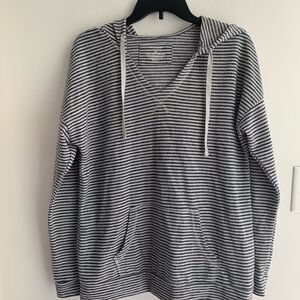 𝅺sonoma Black and white striped lightweight hoodie